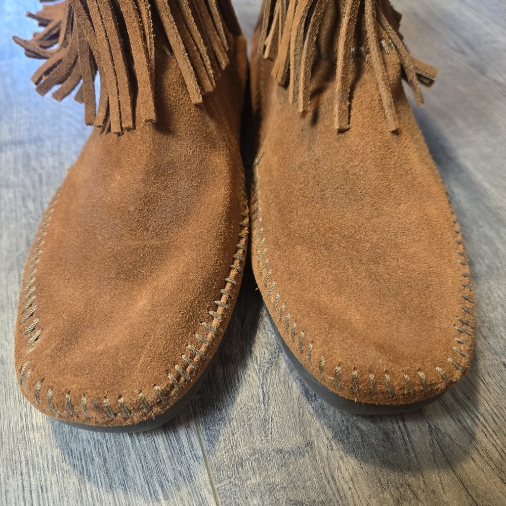 Minnetonka Womens 6.5 Moccasin Boot Brown Suede Fringe Back Zip Concho Braid - Picture 2 of 7